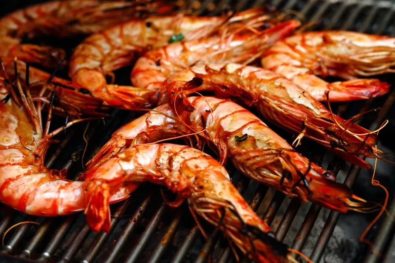Grilled tiger prawns with chilli salt