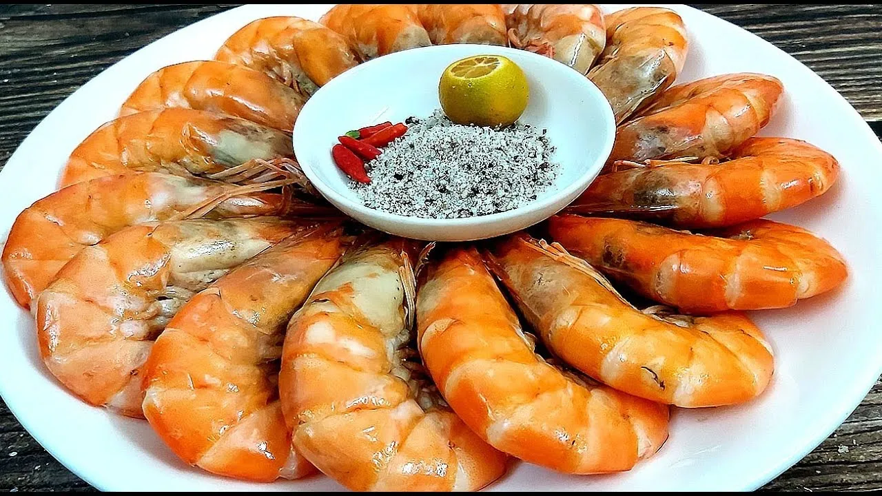 Tôm he hấp chấm muối ớt