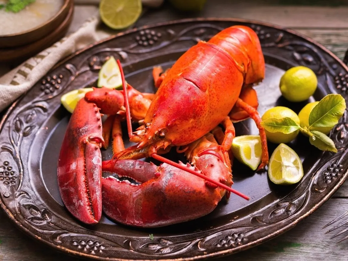 Nha Trang lobster is a delicious dish that attracts tourists.