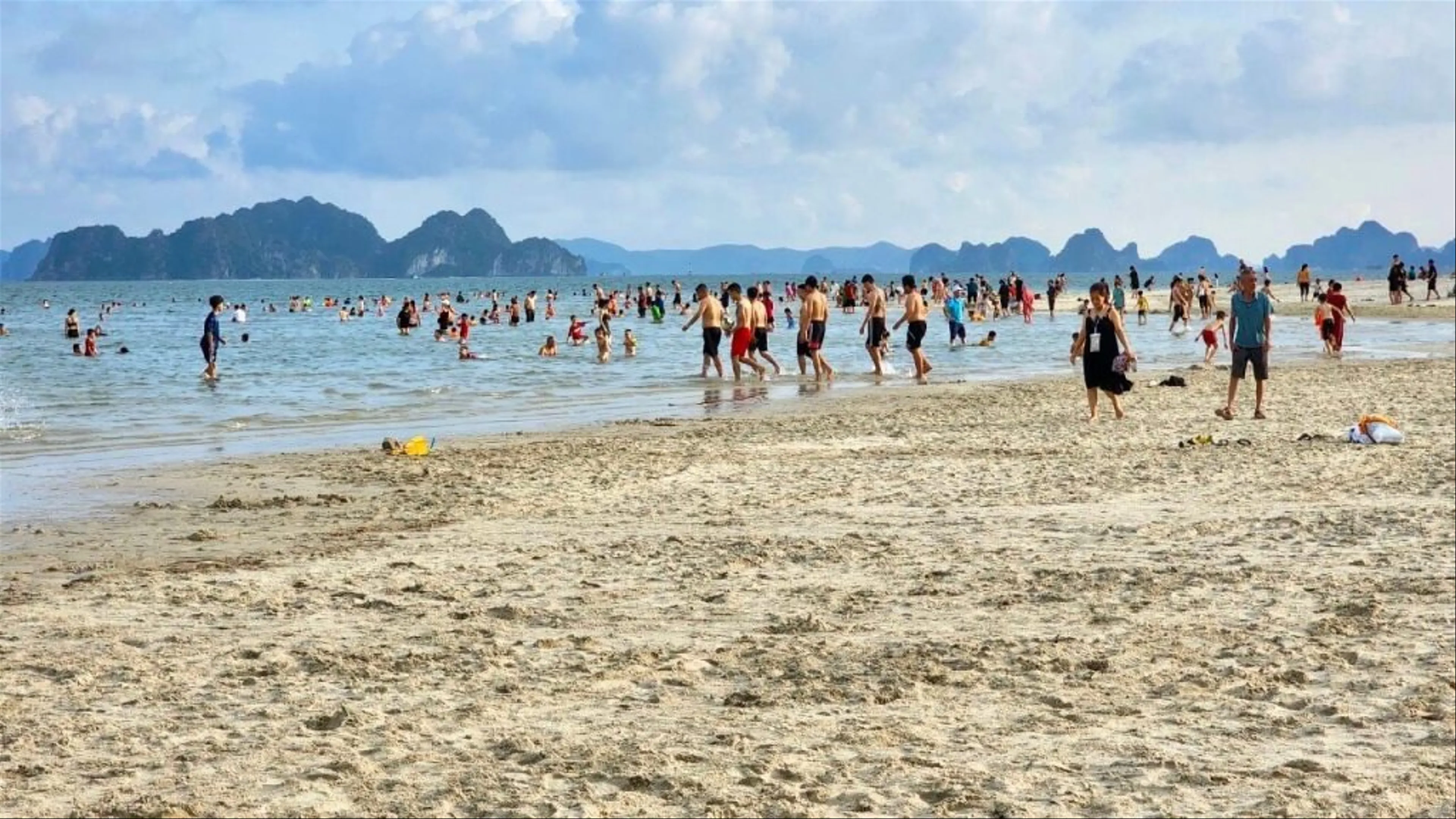 Vân Đồn viên ngọc thô đang thức giấc của Quảng Ninh