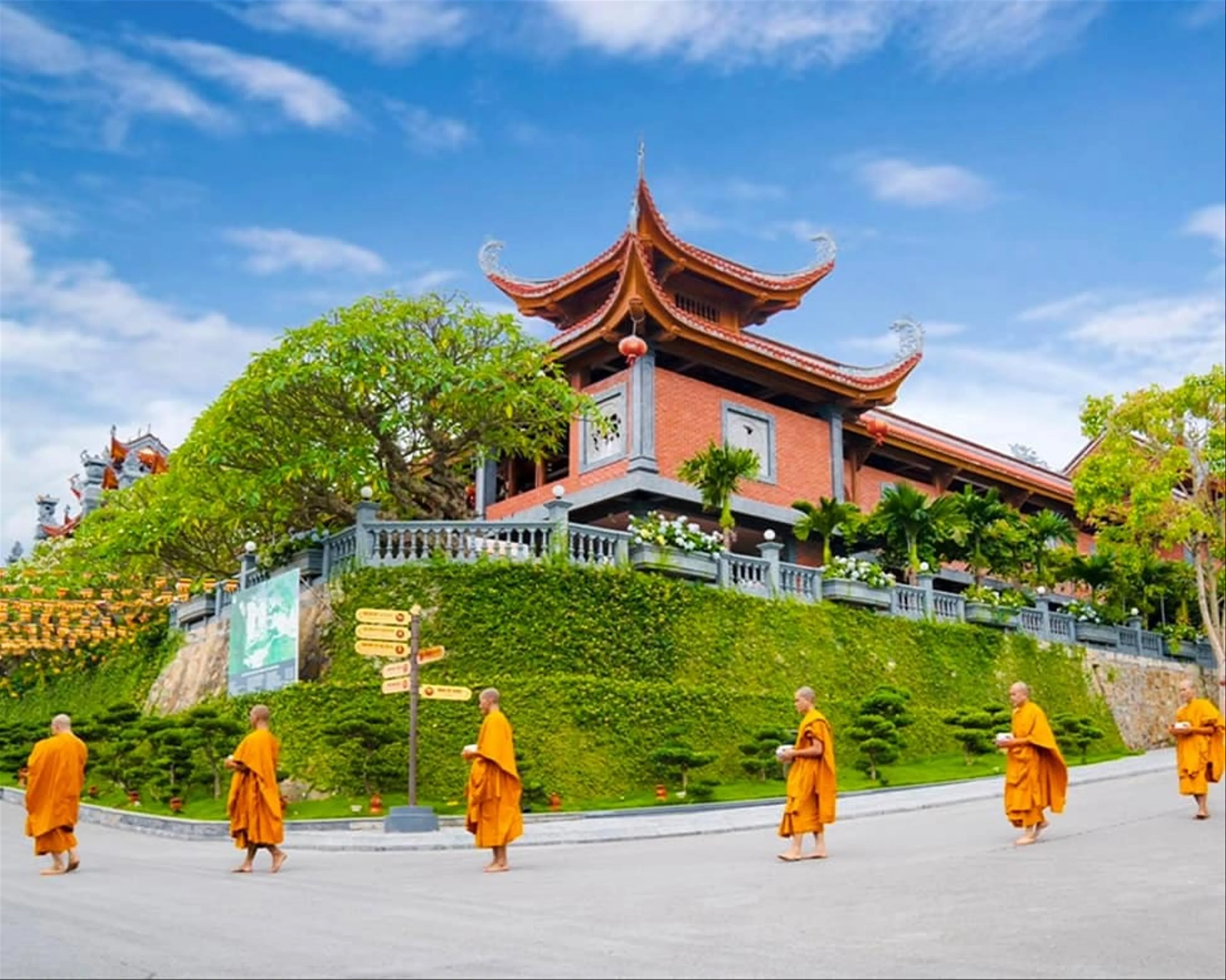 Chùa Ba Vàng điểm đến tâm linh nổi bật tại Quảng Ninh