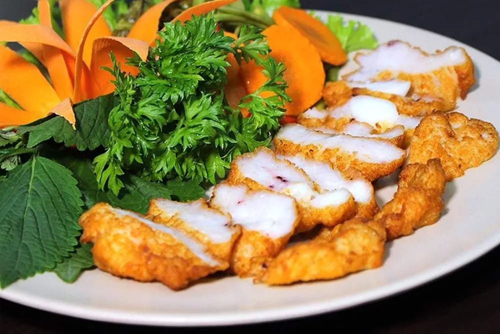 Delicious and attractive Ha Long squid cake