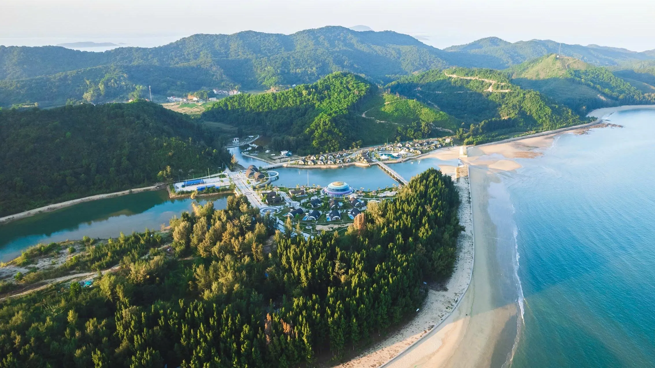 Toàn cảnh đảo cái chiên
