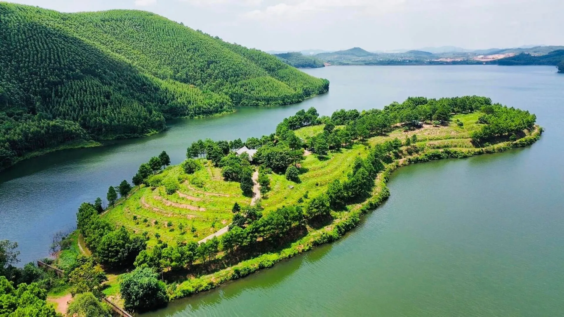 Hồ khe chè Đông Triều