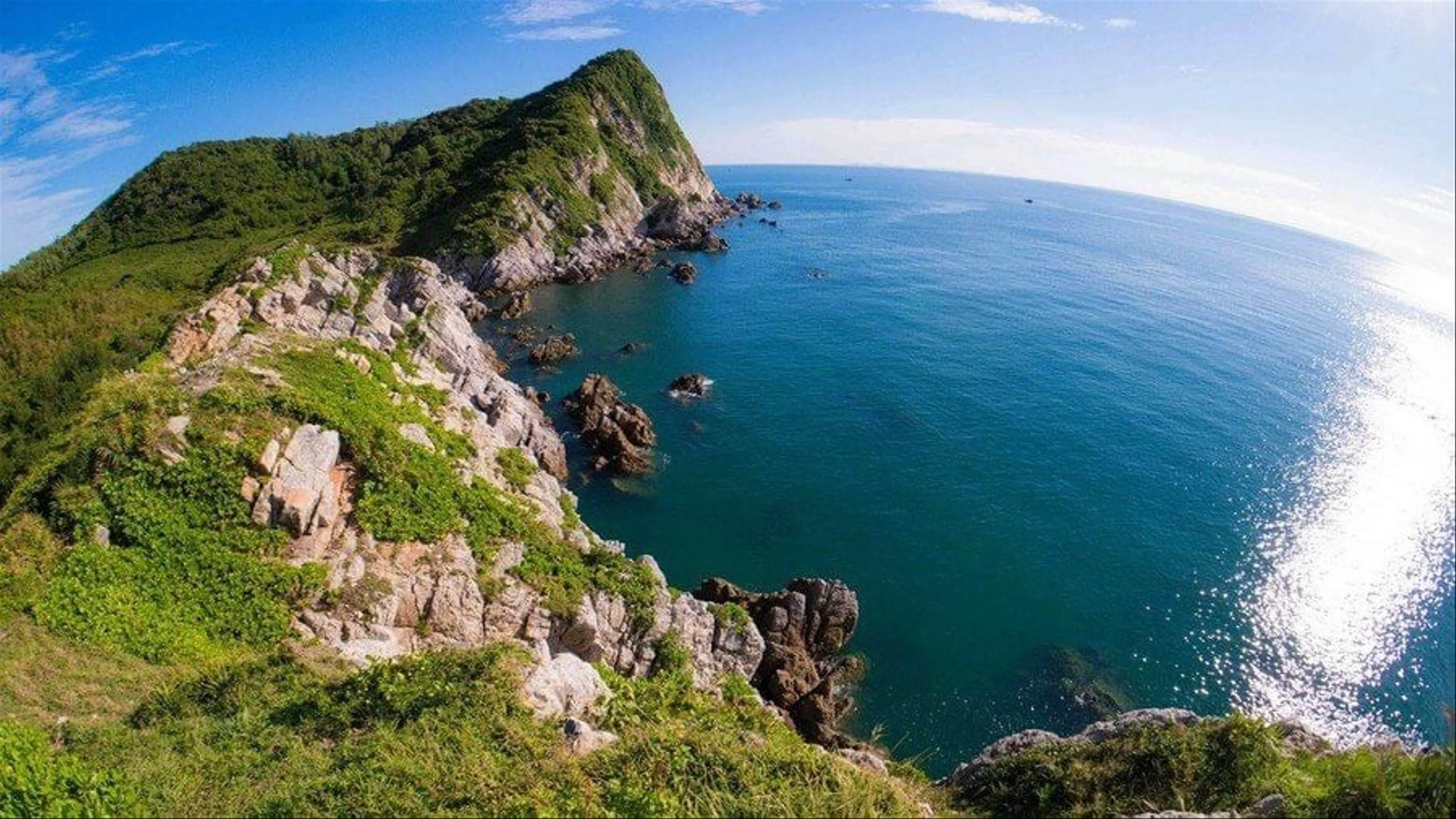 Du lịch đảo Quan Lạn, Quảng Ninh viên ngọc xanh giữa biển trời Bái Tử Long
