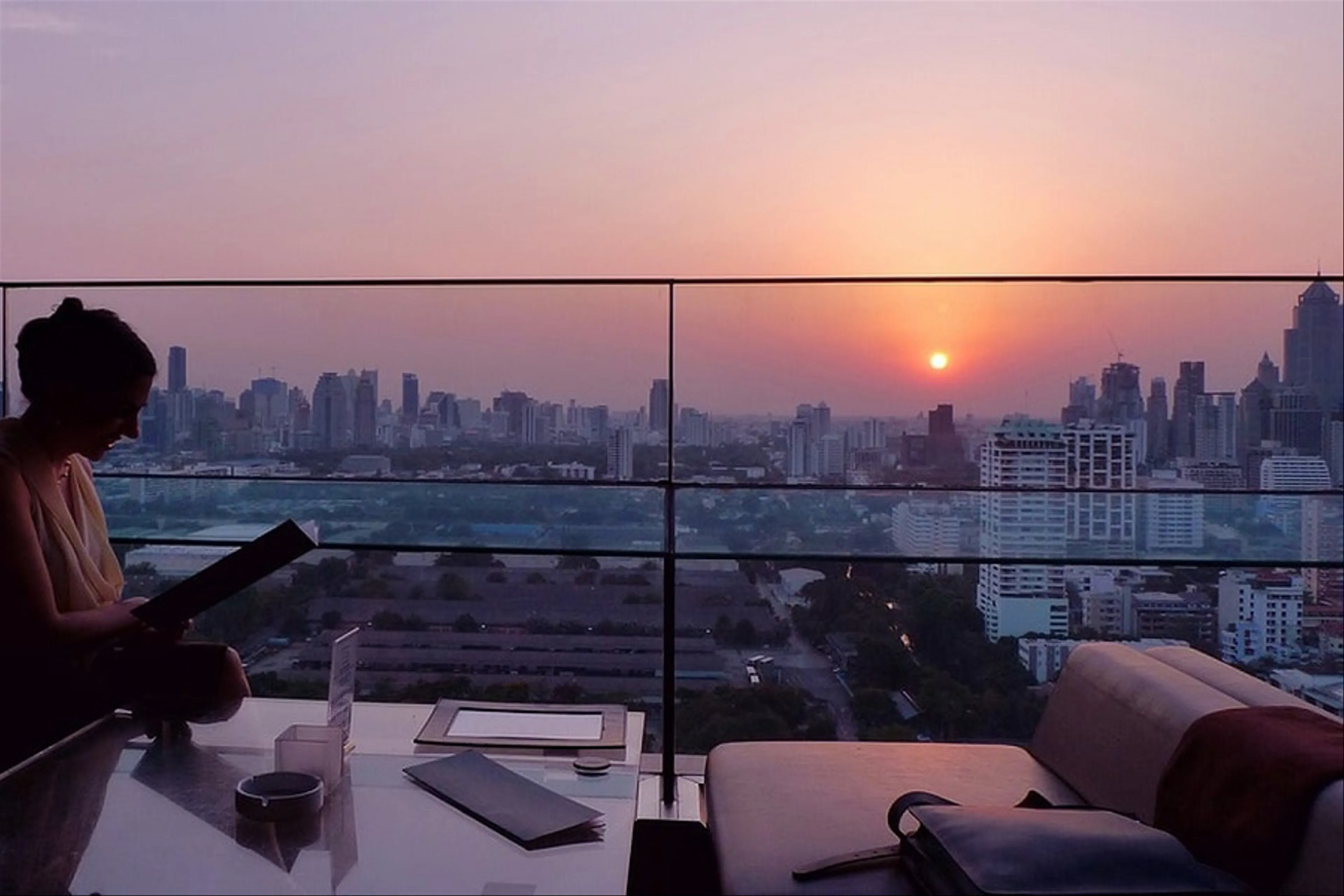 Top 10 Nhà Hàng Sukhumvit, Bangkok: Thiên Đường Ẩm Thực Không Thể Bỏ Lỡ