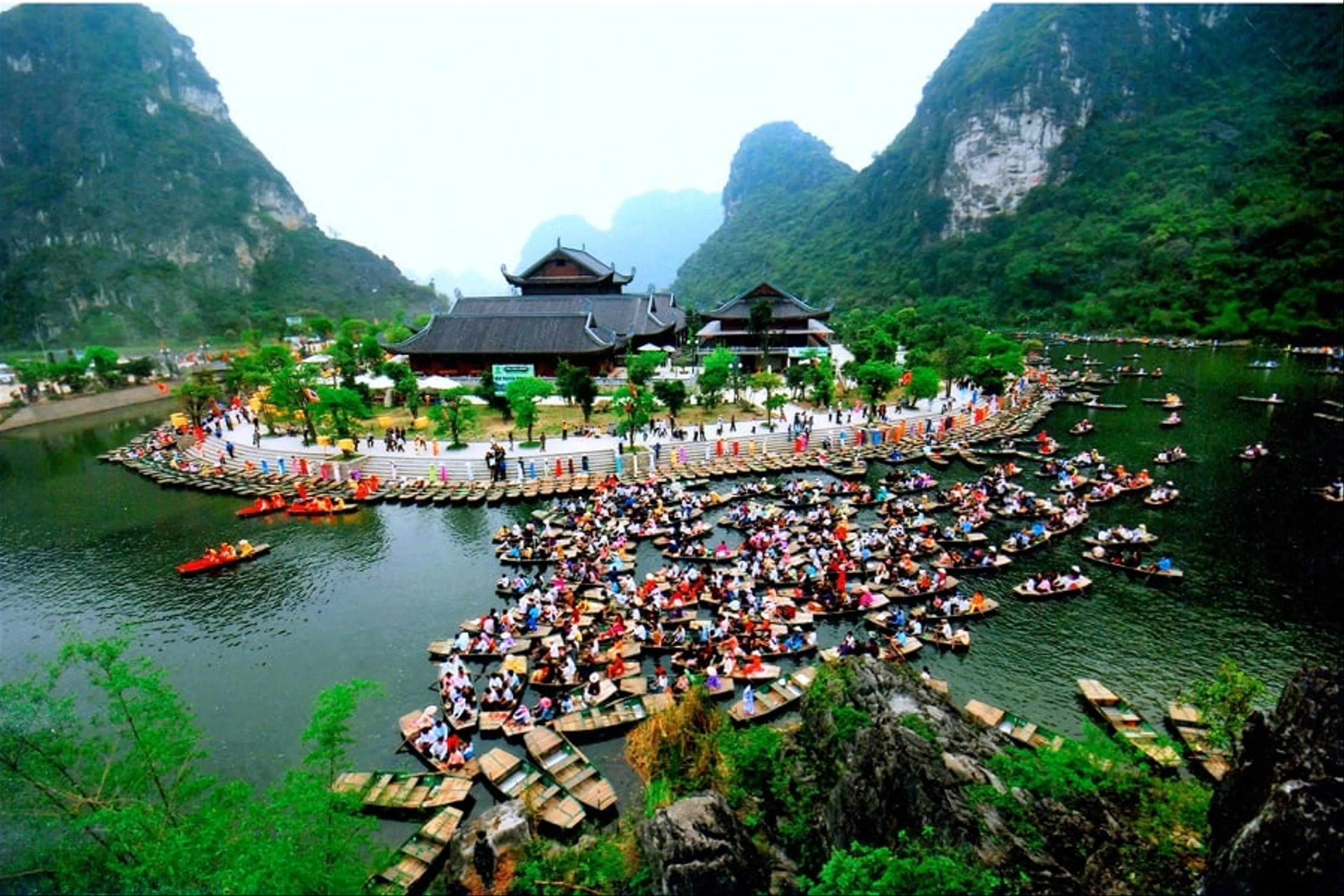 "Terrestrial Ha Long Bay" tour - Ninh Binh tour