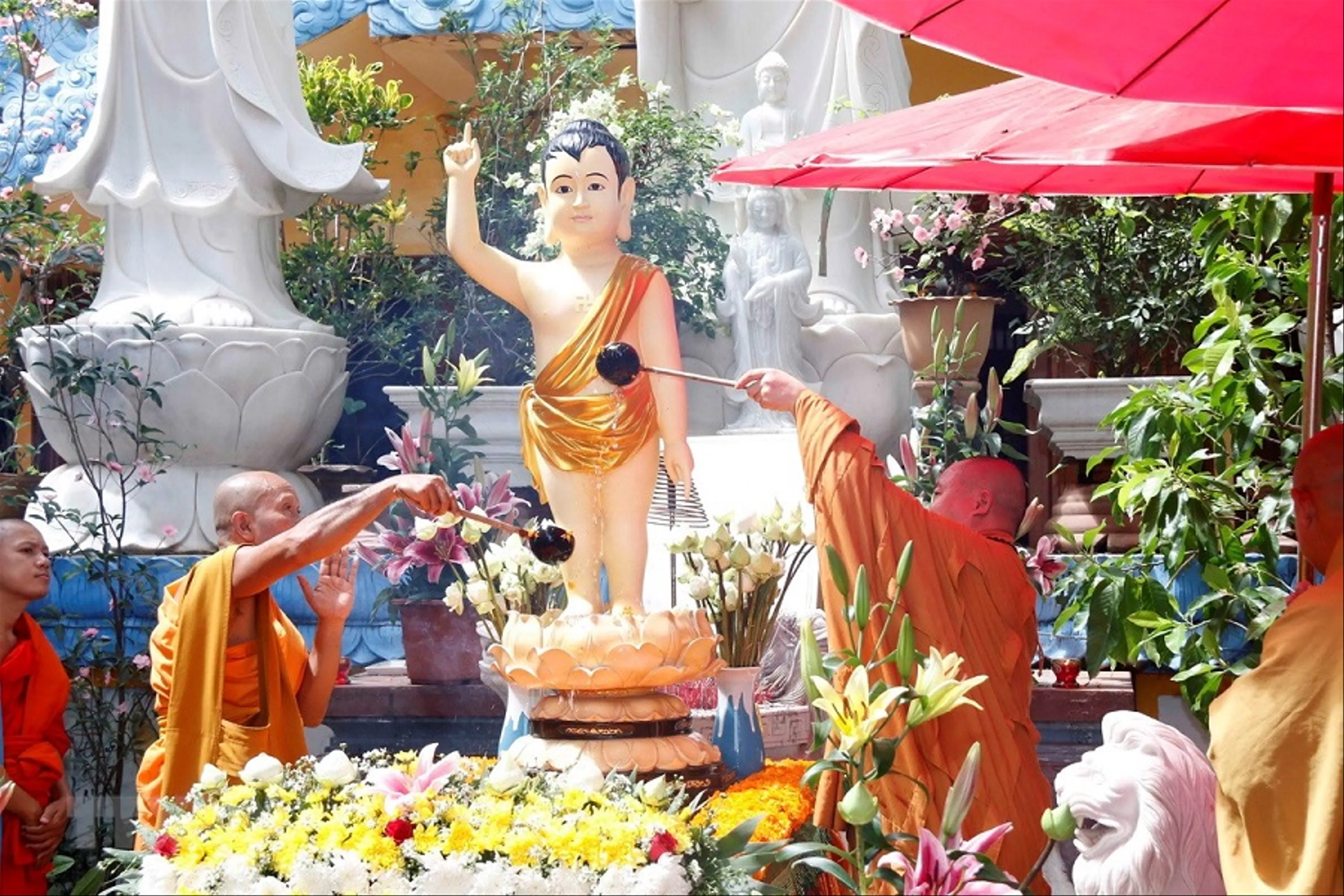 Praising the Buddha's Birthday in 11 Asia Countries