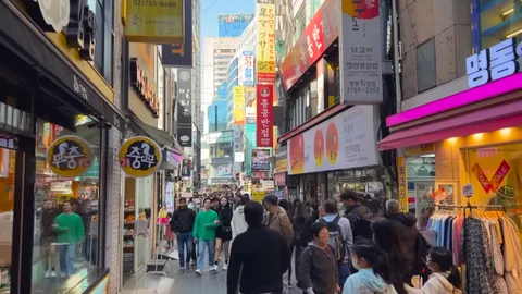 Navigating the Market: Tips for First-Time Visitors