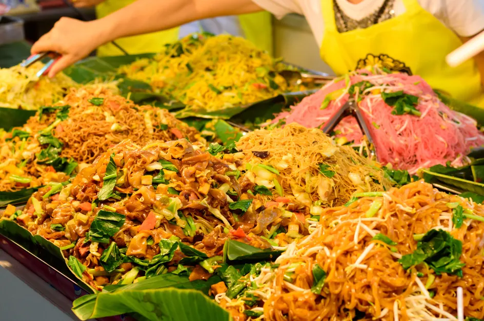 Hành Trình Tham Quan Chợ Đêm
