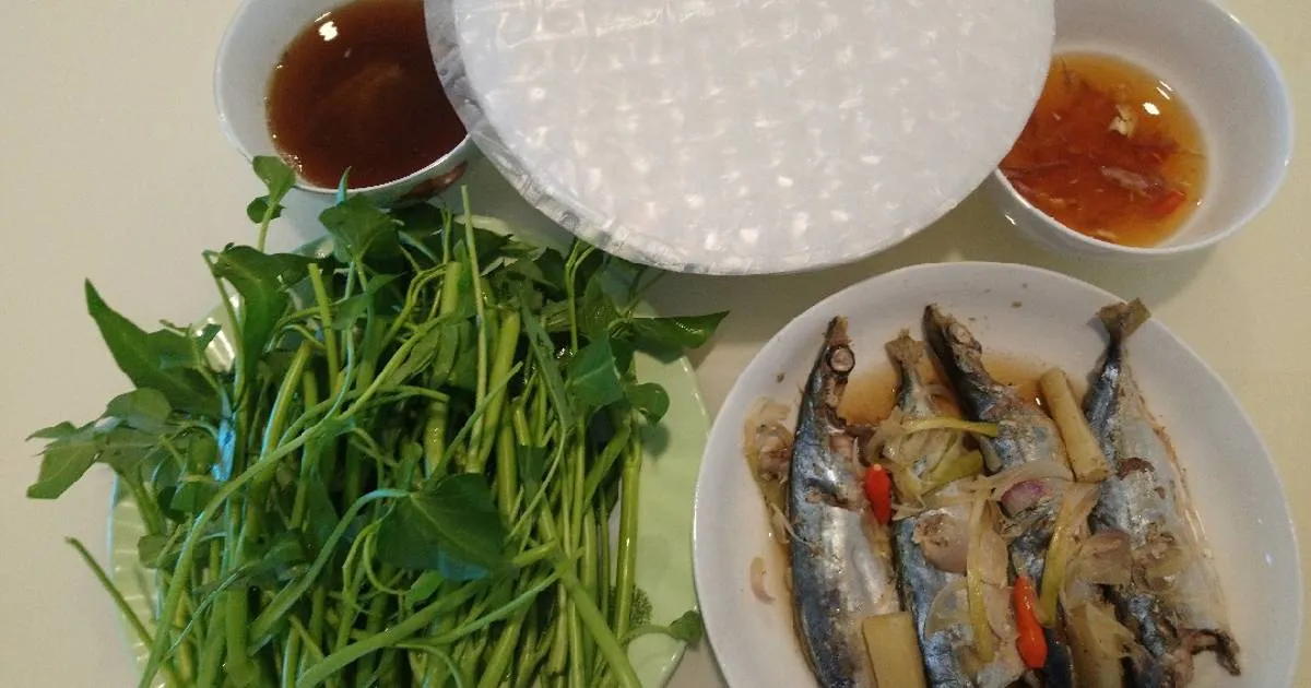 Cách Làm Món Cá nục hấp cuốn bánh tráng của Đông Đặng - Cookpad