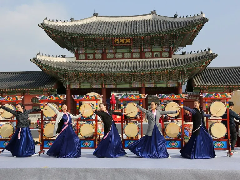 Cultural Insights: A Blend of Old and New Worlds