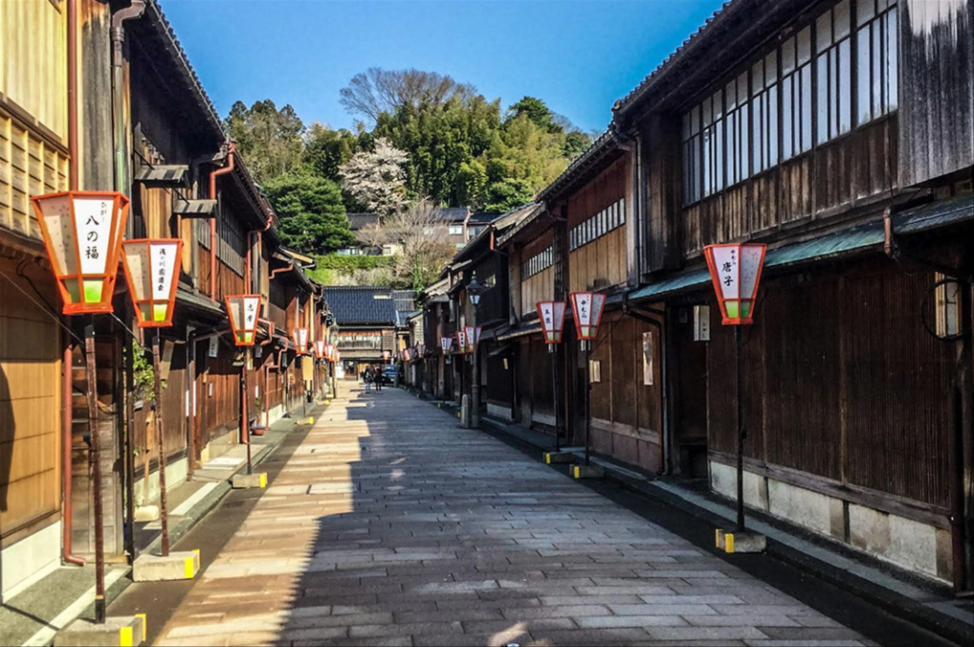 Unveiling Kanazawa: A Journey Through Its Samurai District and Hidden Tea Houses