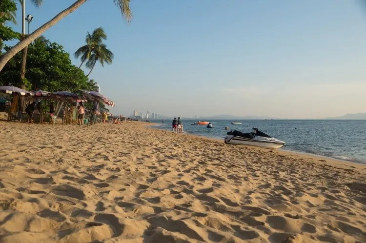 Jomtien Beach in Pattaya - Reasons to Visit or Stay