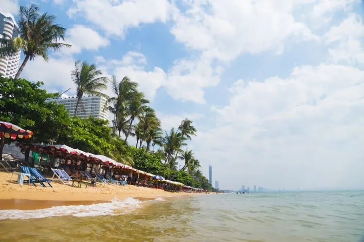 Jomtien Beach in Pattaya - Reasons to Visit or Stay