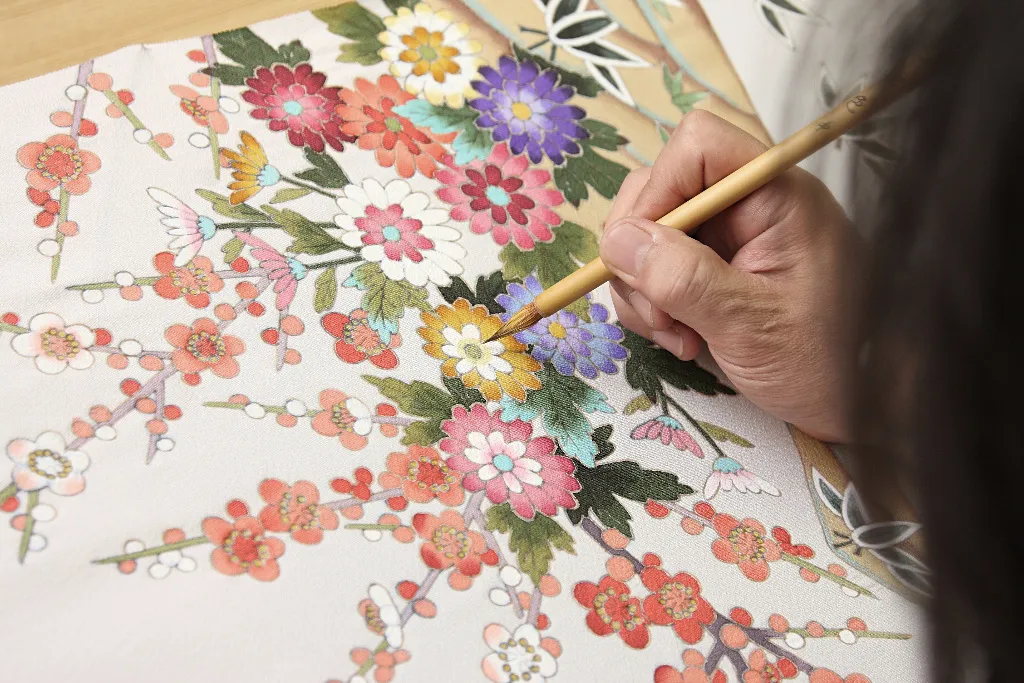 Experiencing Kaga Yuzen: From Dyeing Techniques to Finished Artworks