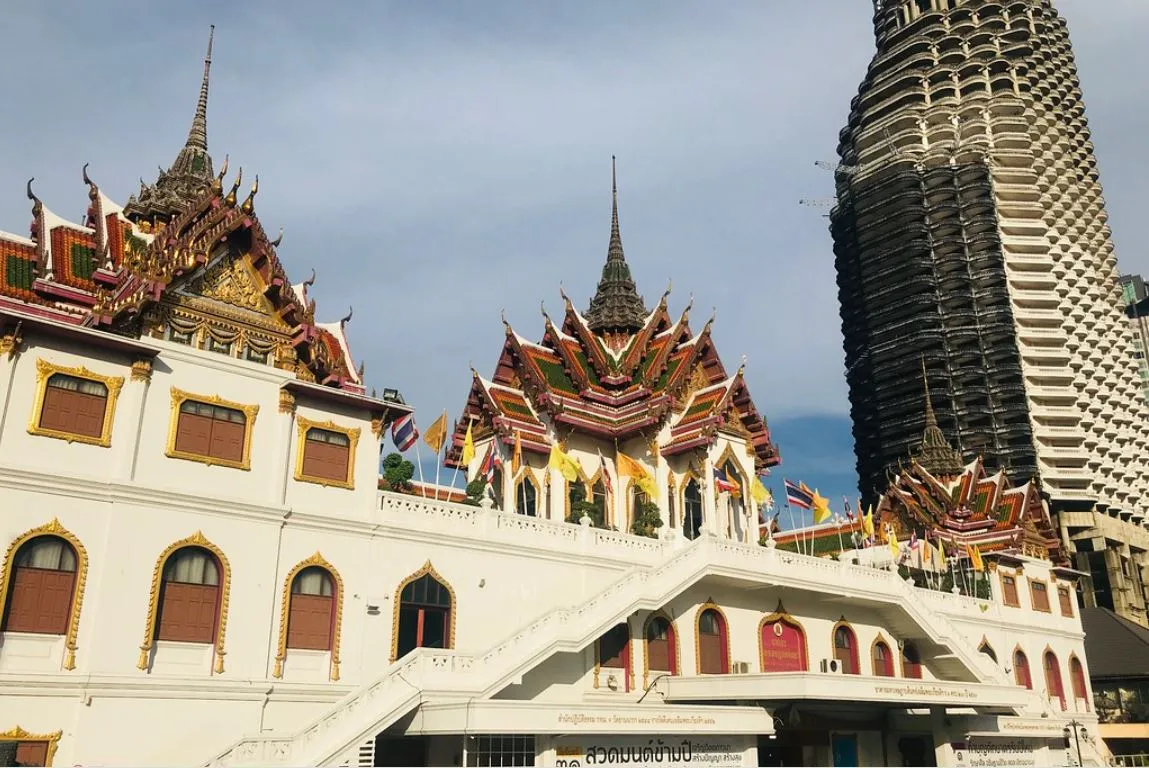 Chùa thuyền Wat Yannawa - ngôi chùa linh thiêng ở Thái Lan