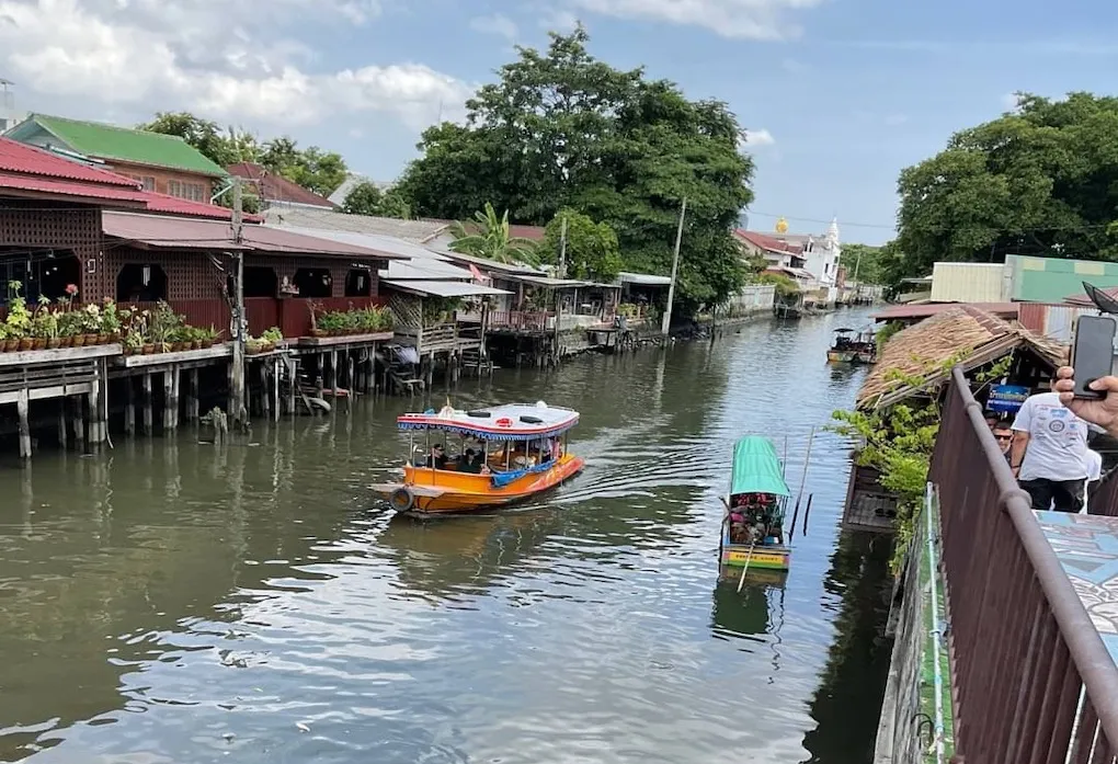 Exploring Local Life Along the Canals