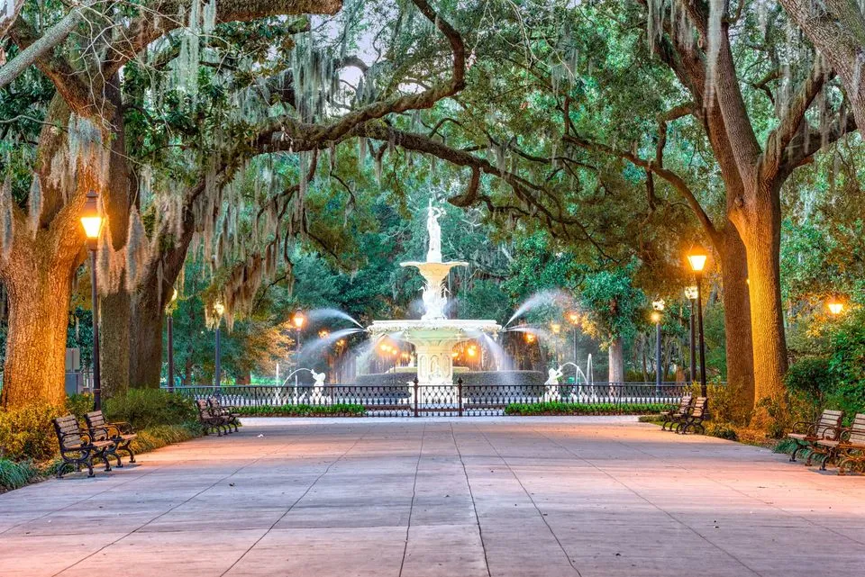 Exploring Forsyth Park: A Green Oasis