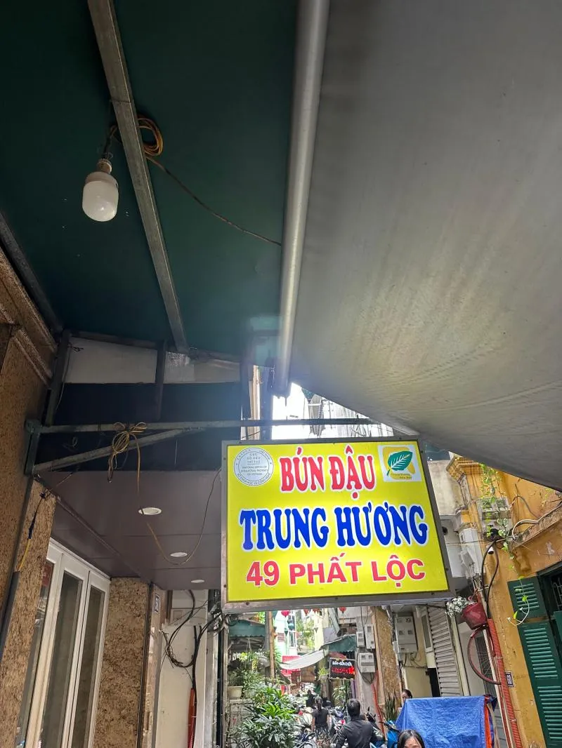 Các quán ăn nổi tiếng tại Ngõ Phất Lộc
