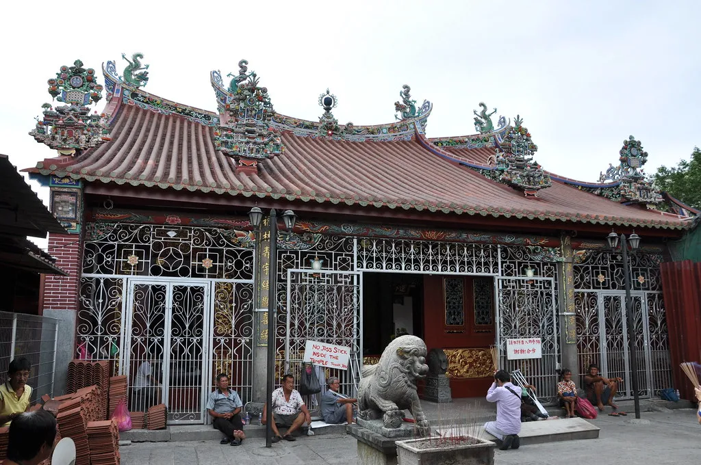 Kuan Yin Teng Temple | The next halt on our pedicab ride aro… | Flickr