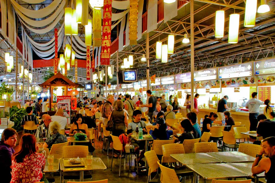 Chiang Mai Night Bazaar restaurants — Top 10 food courts & best restaurants near Chiang Mai Night Bazaar - Living + Nomads – Travel tips, Guides, News & Information!