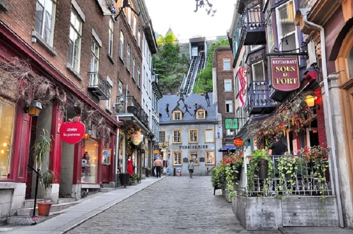 Phố Cổ Québec: Tản Bộ Trên Đường Đá