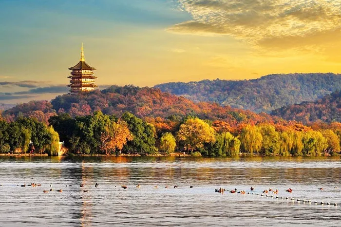 Thời Điểm Lý Tưởng Để Thăm Hồ Tây Vào Mùa Thu