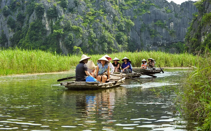 Trải nghiệm chèo thuyền trên đầm
