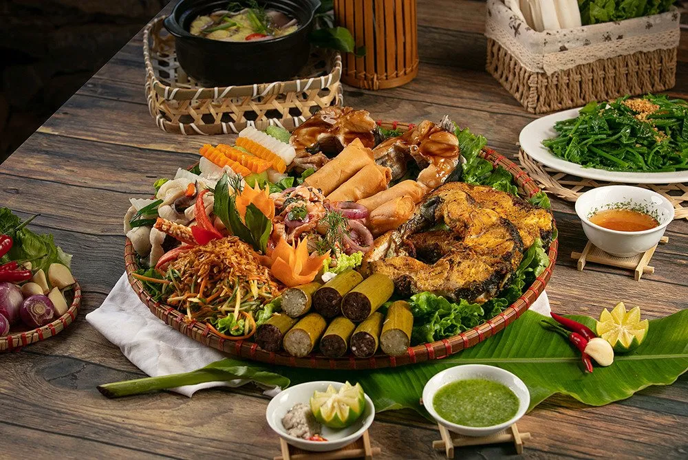 Thưởng thức ẩm thực địa phương độc đáo