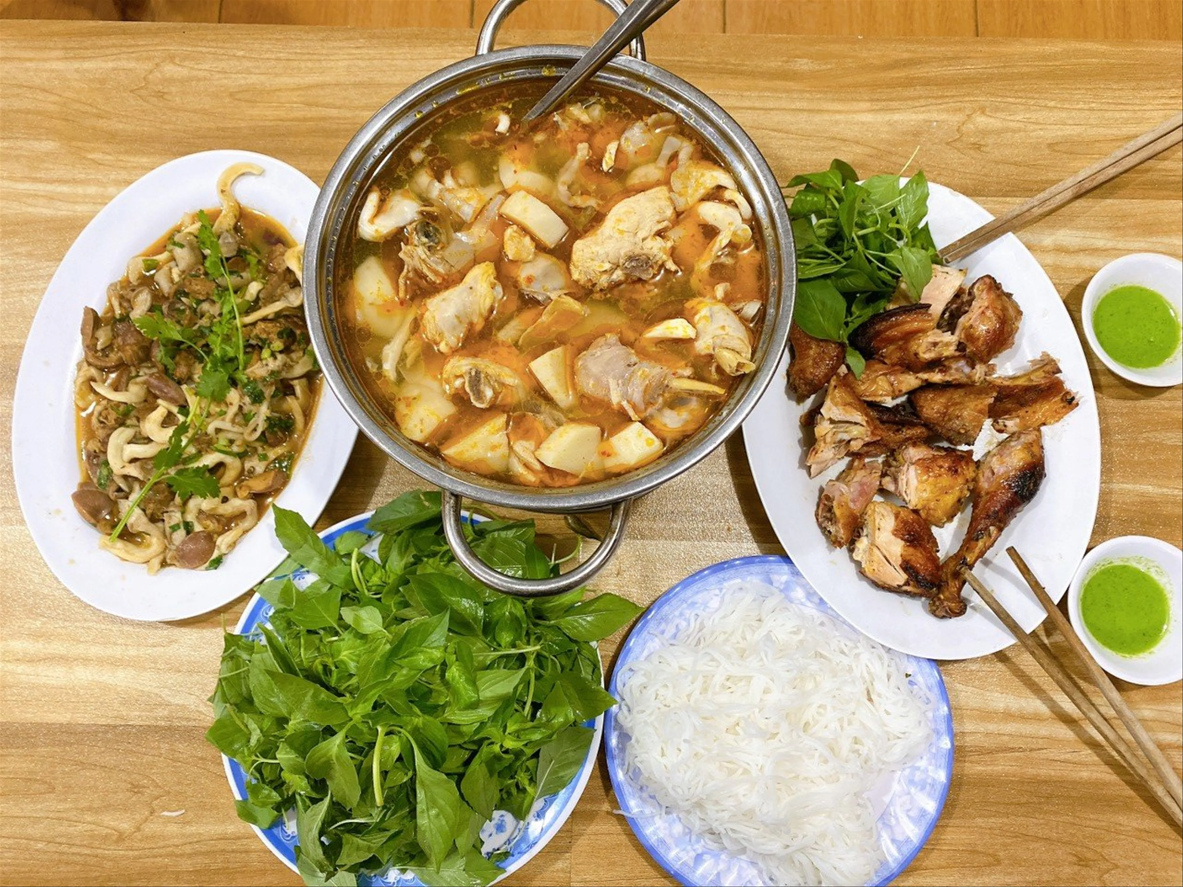 Khám Phá Ngõ Hẻm Ẩm Thực Ở Thành Đô: Hương Vị Đậm Đà Khó Quên