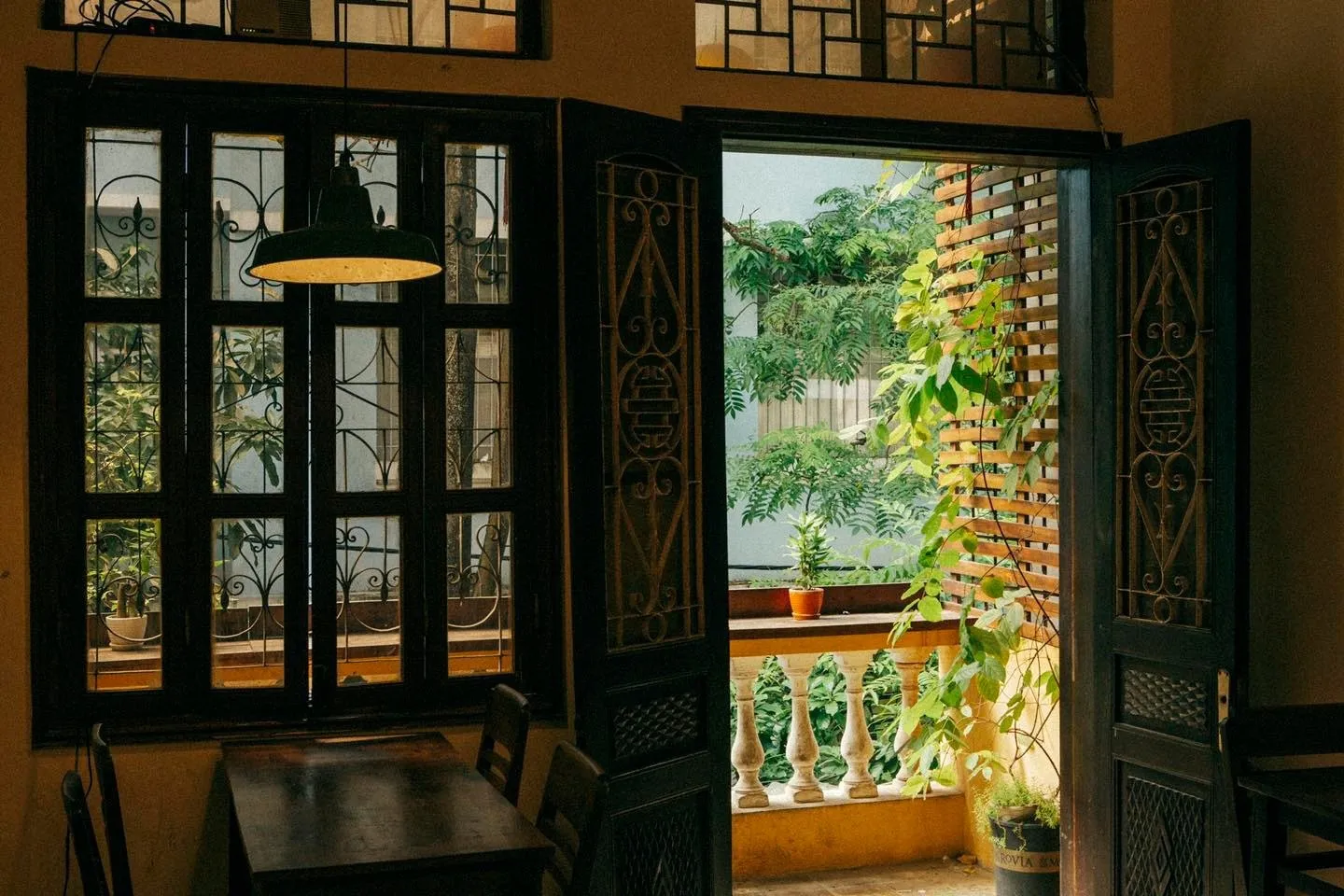 Quán cà phê với kiến trúc cổ điển đặc sắc