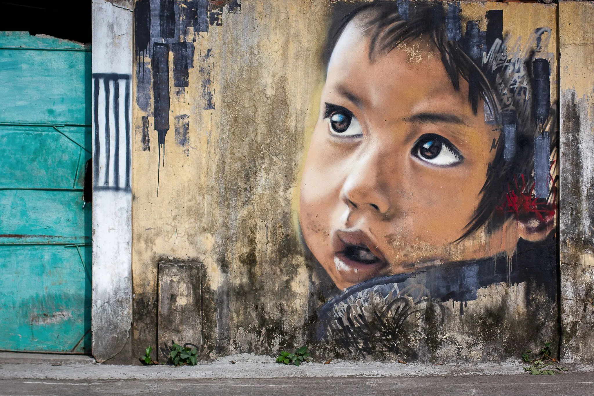 Street Art Tours: Guided Experiences in Hanoi