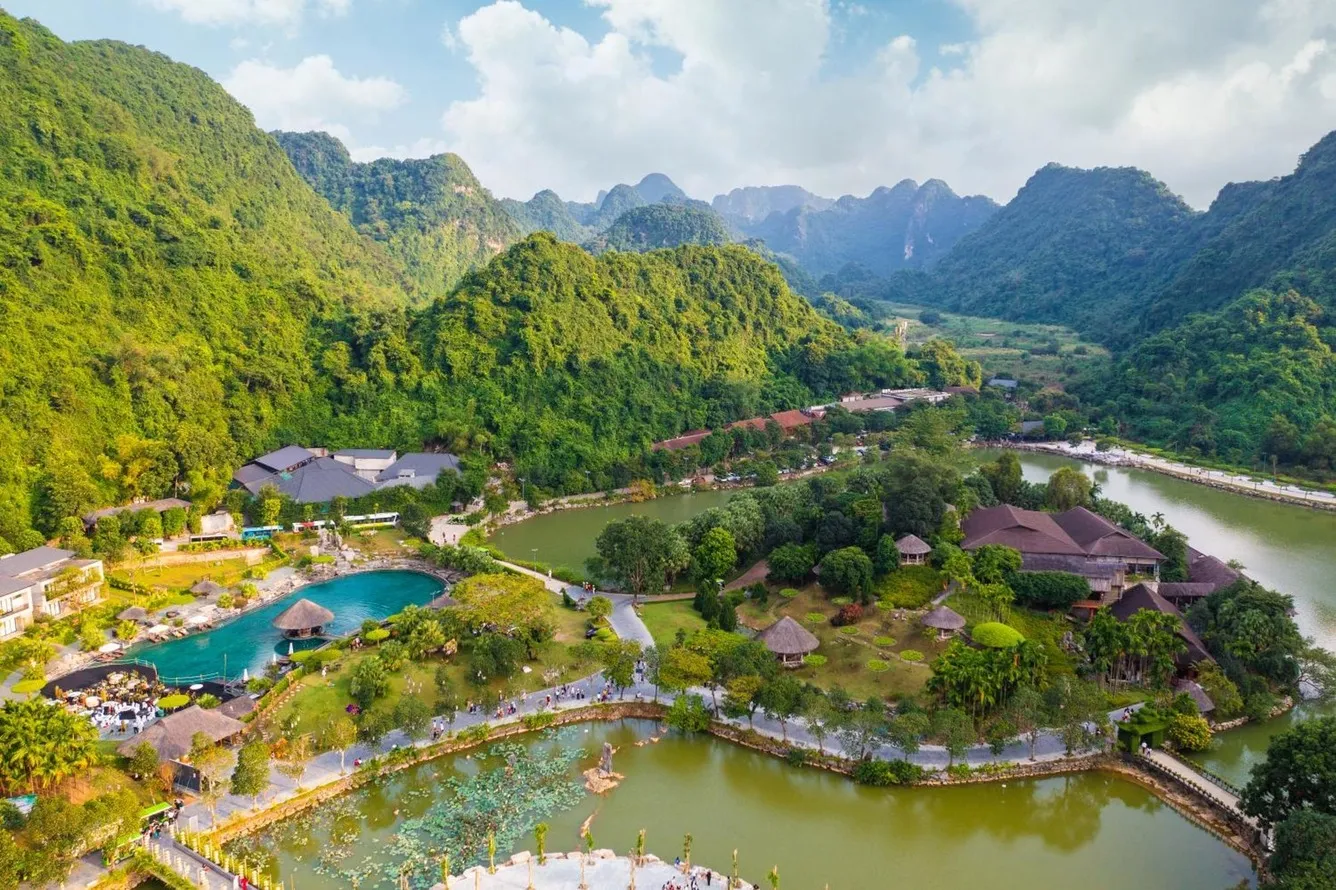 Giới thiệu về Thung Nham và mùa Vịt Vồ