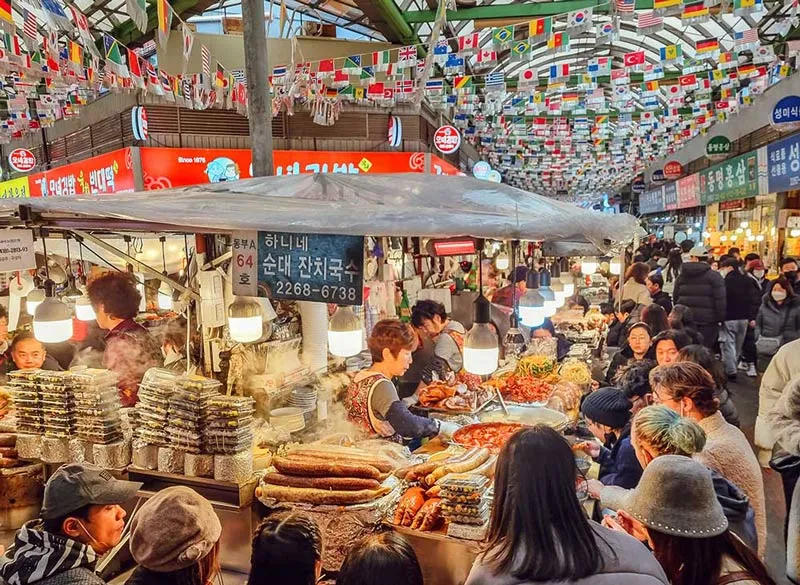 Trải nghiệm ẩm thực tại chợ Gwangjang