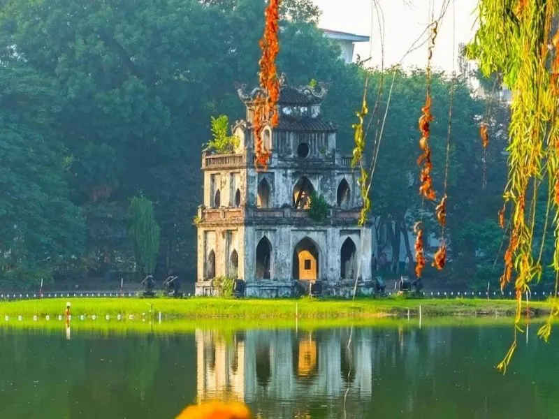 Hồ Hoàn Kiếm: Biểu Tượng Thiêng Liêng Của Thủ Đô