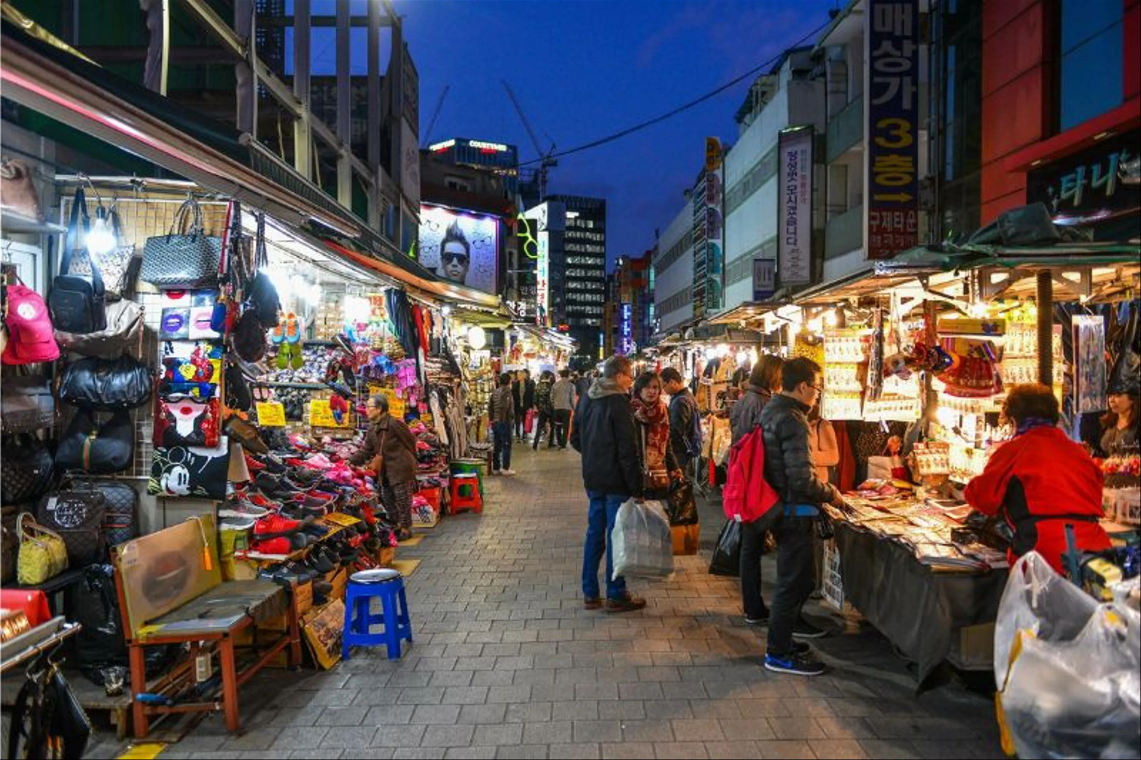 Trải Nghiệm Thực Tế: Theo Chân Người Dân Seoul Khám Phá Chợ Namdaemun