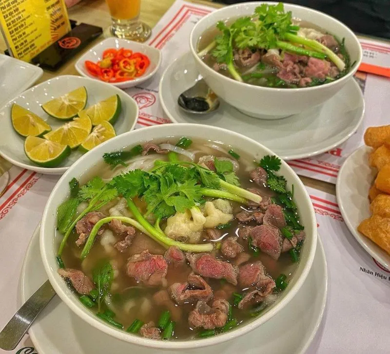 Phở 10 Lý Quốc Sư - Tinh Hoa Ẩm Thực Việt