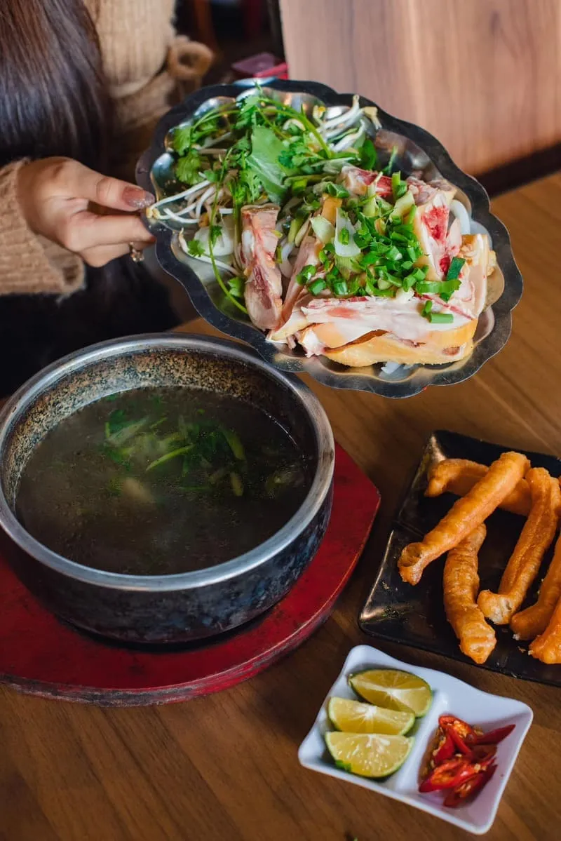 Phong Cách Chế Biến Phở tại Quán