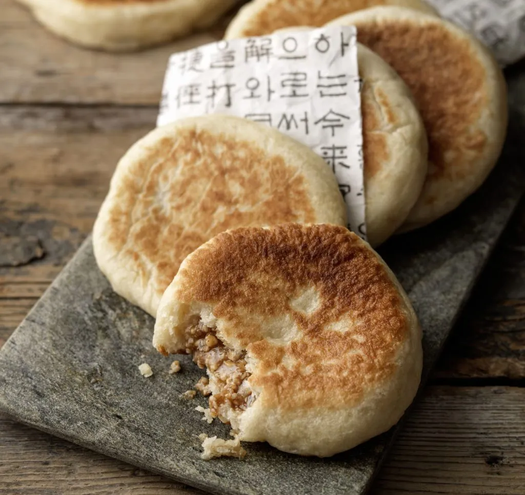 Hotteok - Bánh Rán Nhân Ngọt