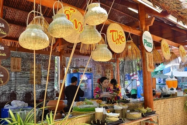 Ẩm Thực Đặc Sắc Tại Hội Chợ