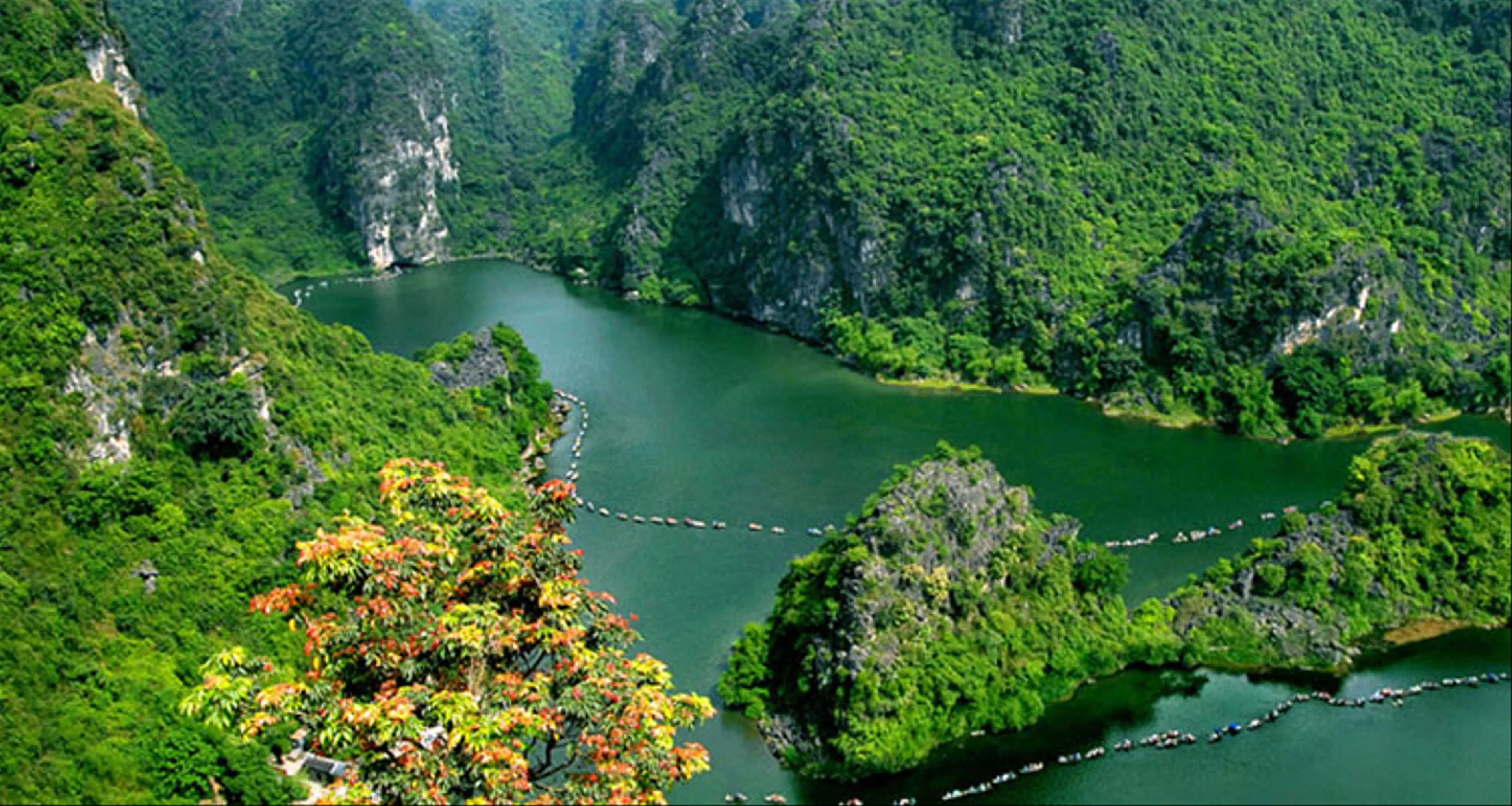 Thả hồn theo dòng sông Ngô Đồng yên bình tại Tam Cốc, Ninh Bình