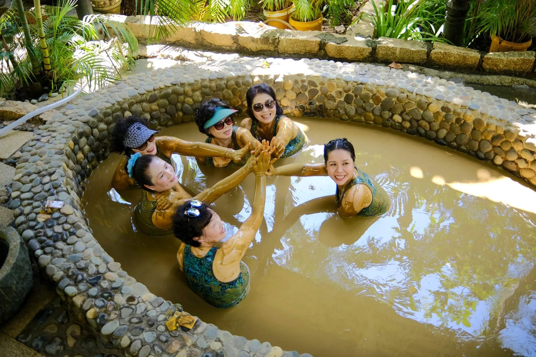 Trải nghiệm tắm bùn khoáng
