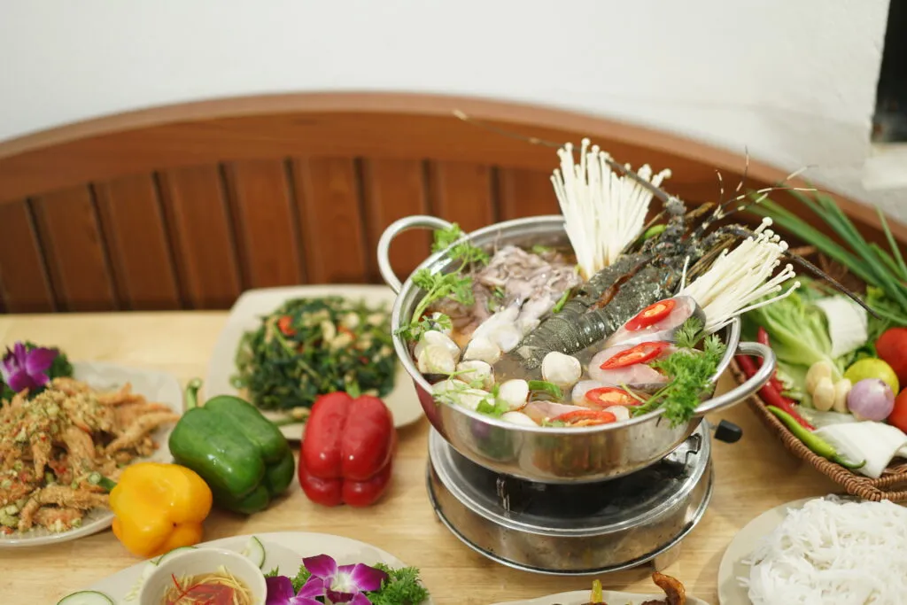 Lẩu Hải Sản Đậm Đà Hương Vị