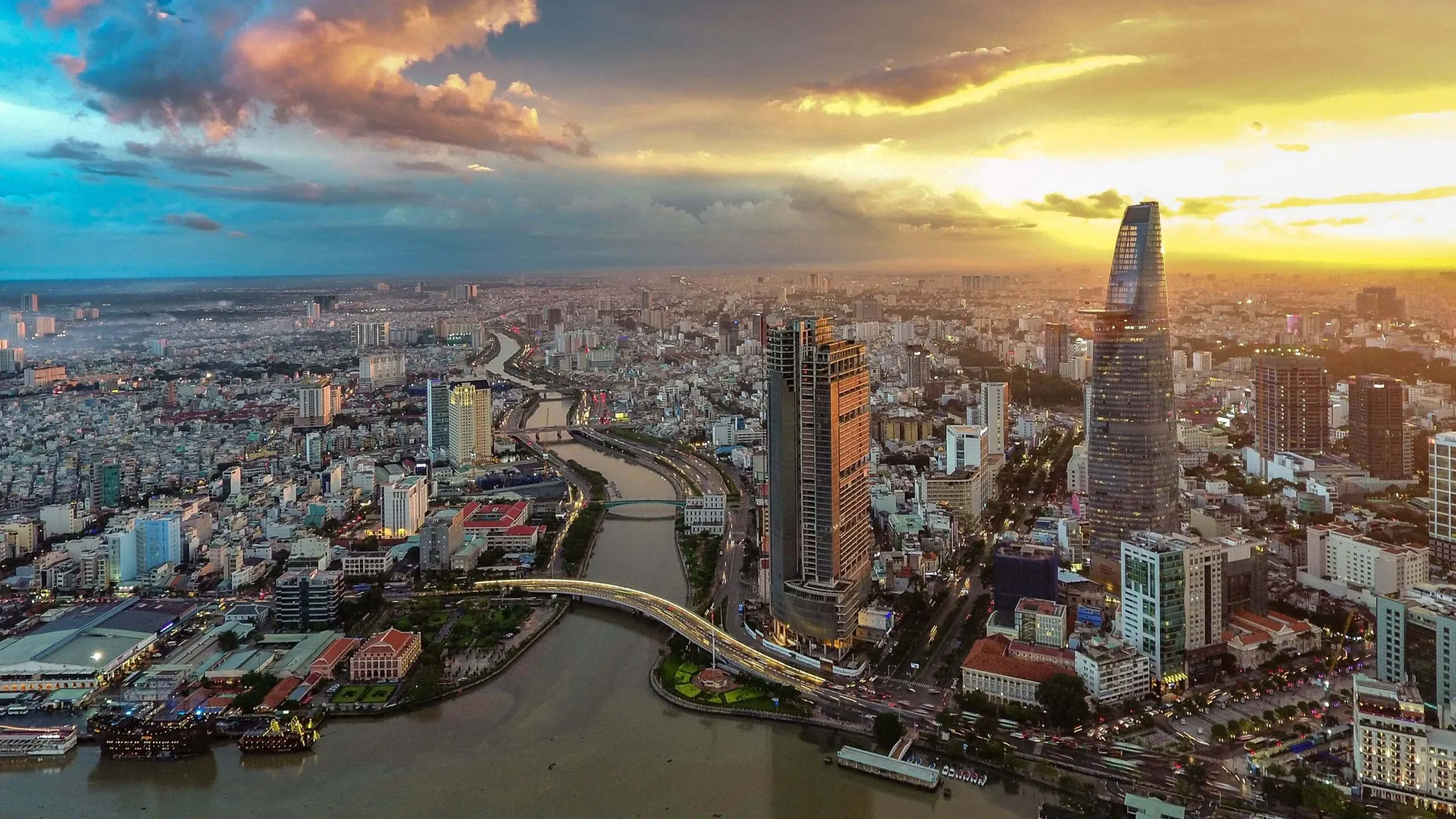 Thời Gian Hoạt Động Và Cách Di Chuyển