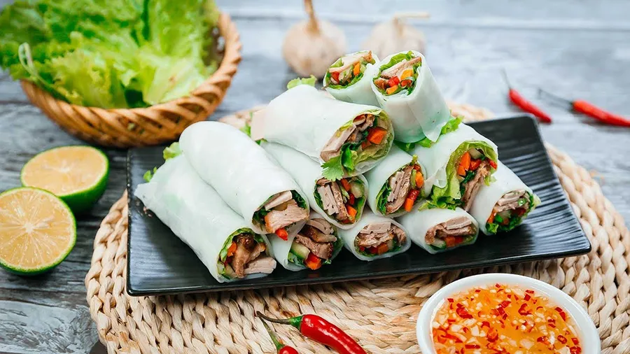 Nguyên liệu chính và cách chế biến phở cuốn