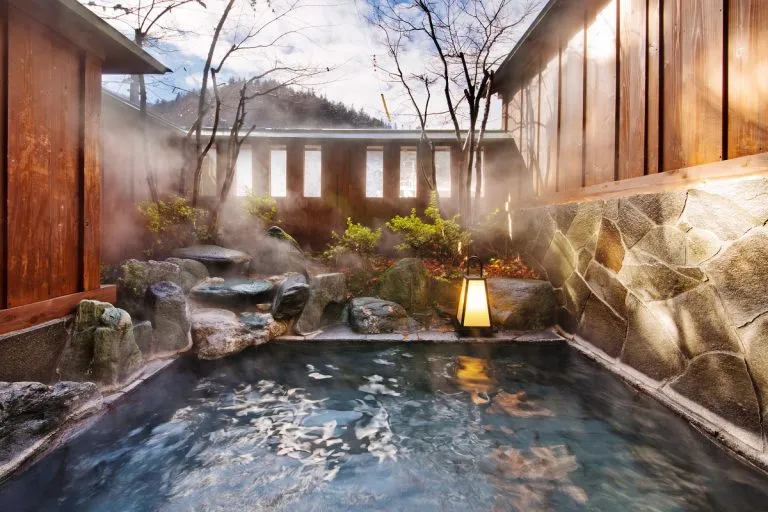 Hướng dẫn cách tắm onsen đúng chuẩn