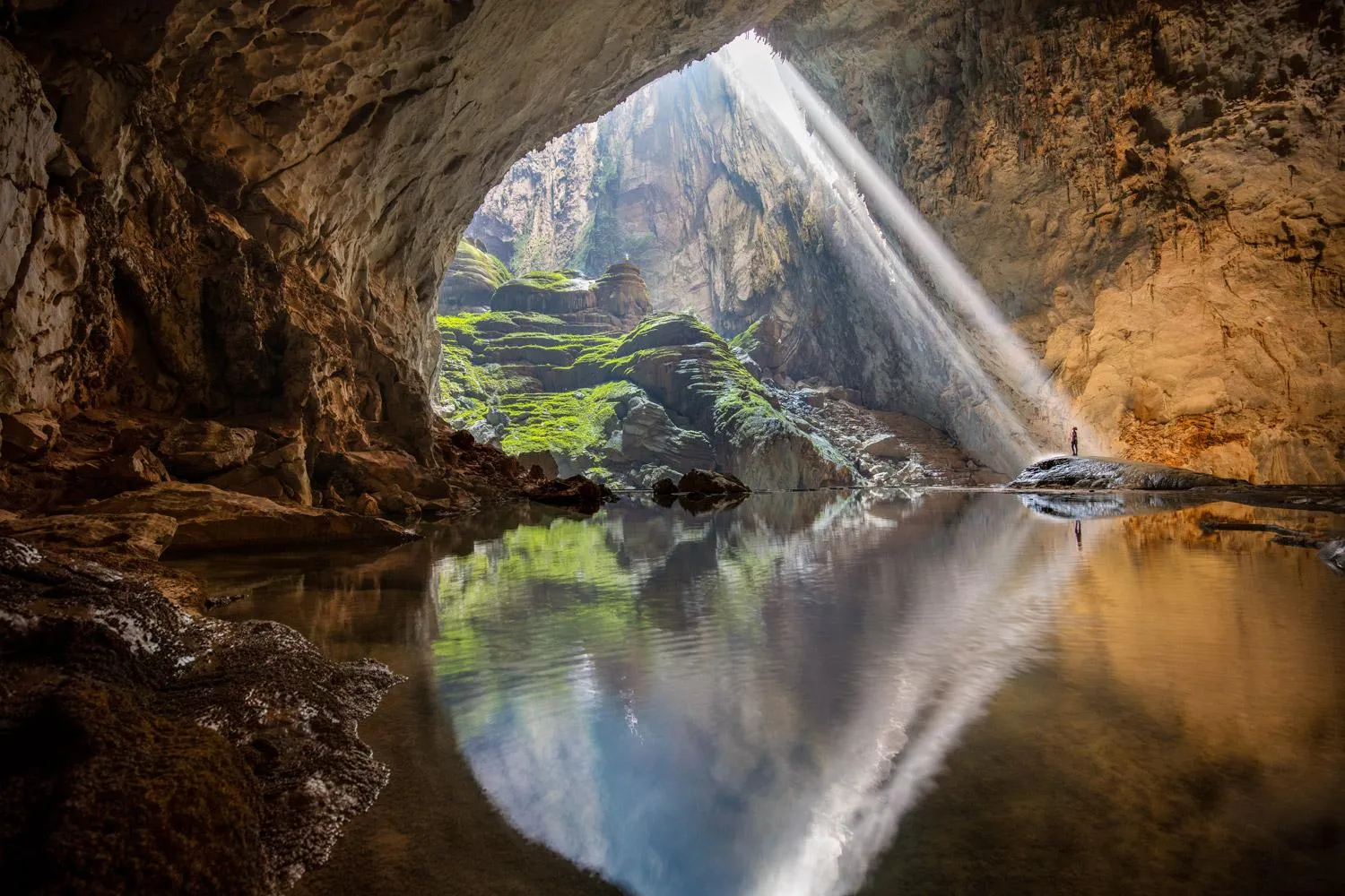 Hệ Thống Hang Động Chính