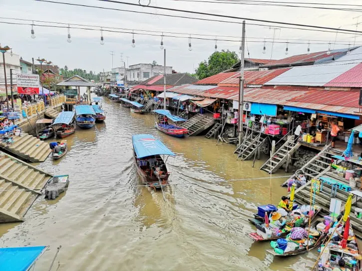 Practical Tips for Visiting Amphawa Floating Market
