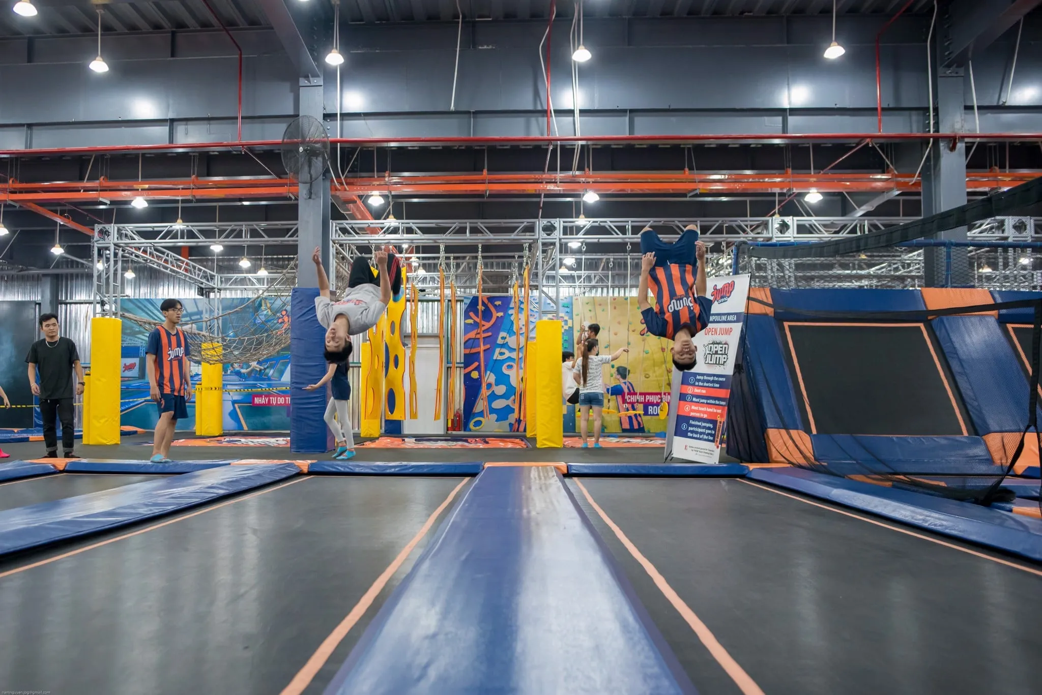 Trung tâm Jump Arena Him Lam Q7 tại Hồ Chí Minh - Khuôn viên Vietopia